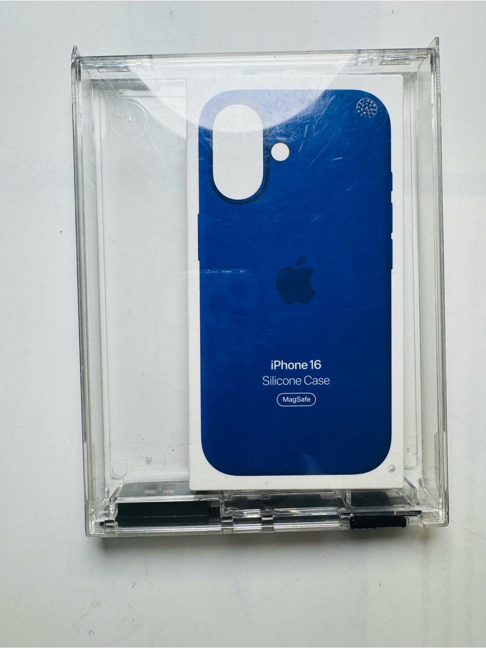 Apple iPhone 16 Silicone Case - Royal Blue (MagSafe)
